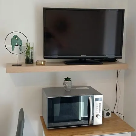 En Rez De Jardin Dans Propriete Prive Pour 4 Personnes Διαμέρισμα *