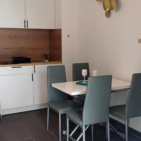 Lägenhet En Rez De Jardin Dans Propriete Prive Pour 4 Personnes La Londe-les-Maures